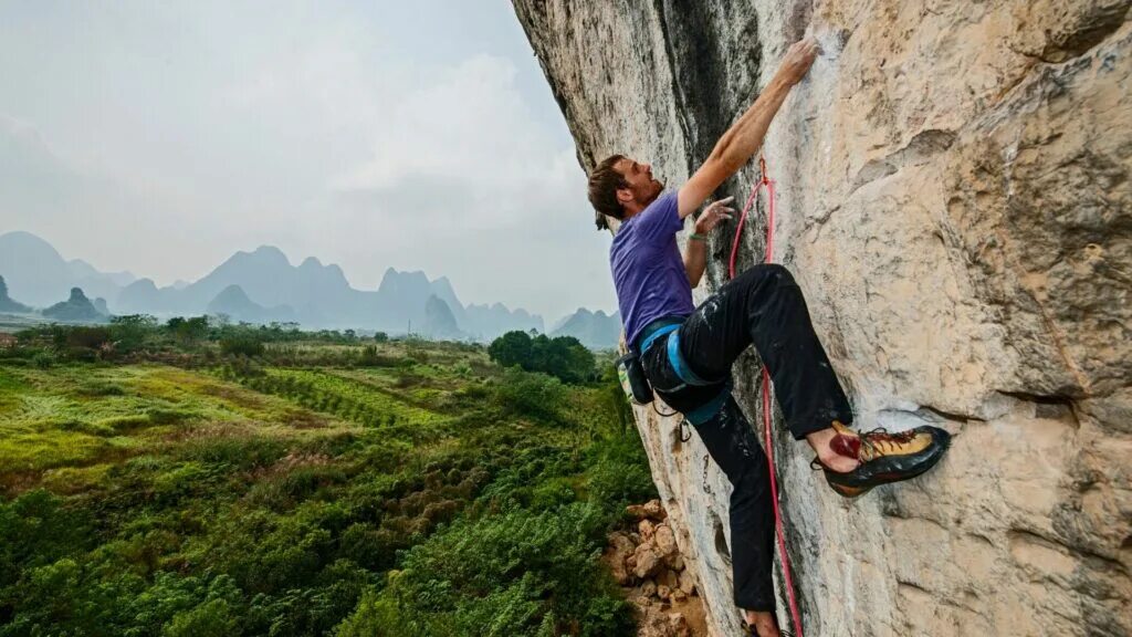 Can climb but it. Боулдеринг. mountaineering rock climbing разница. rock climbing magnesium. mesh-climbing-rock-climbing.