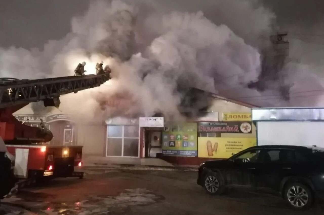 Нефтеюганск 10 мкр магазин привоз. Рынок усолье сибирское привоз. Нефтеюганск 10 микрорайон. Сдэк привоз. Привоз нефтеюганск.