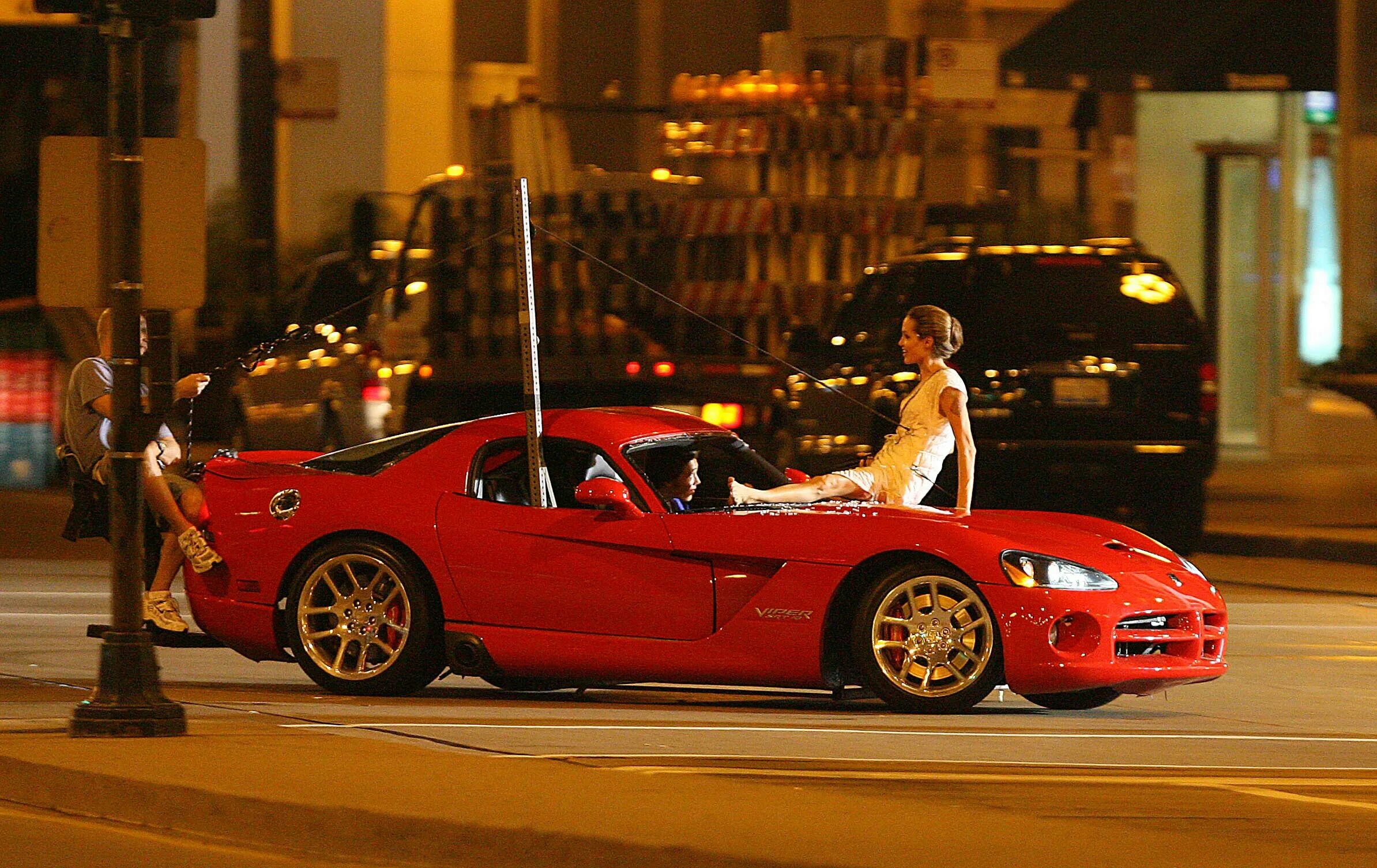 Dodge Viper Форсаж. Анджелина Джоли на Додж Вайпере. Джоли на Додж Вайпер. Додж Вайпер из Форсажа. This is good car