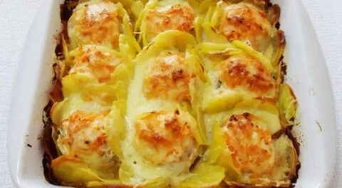 Запечь картофель с котлетами