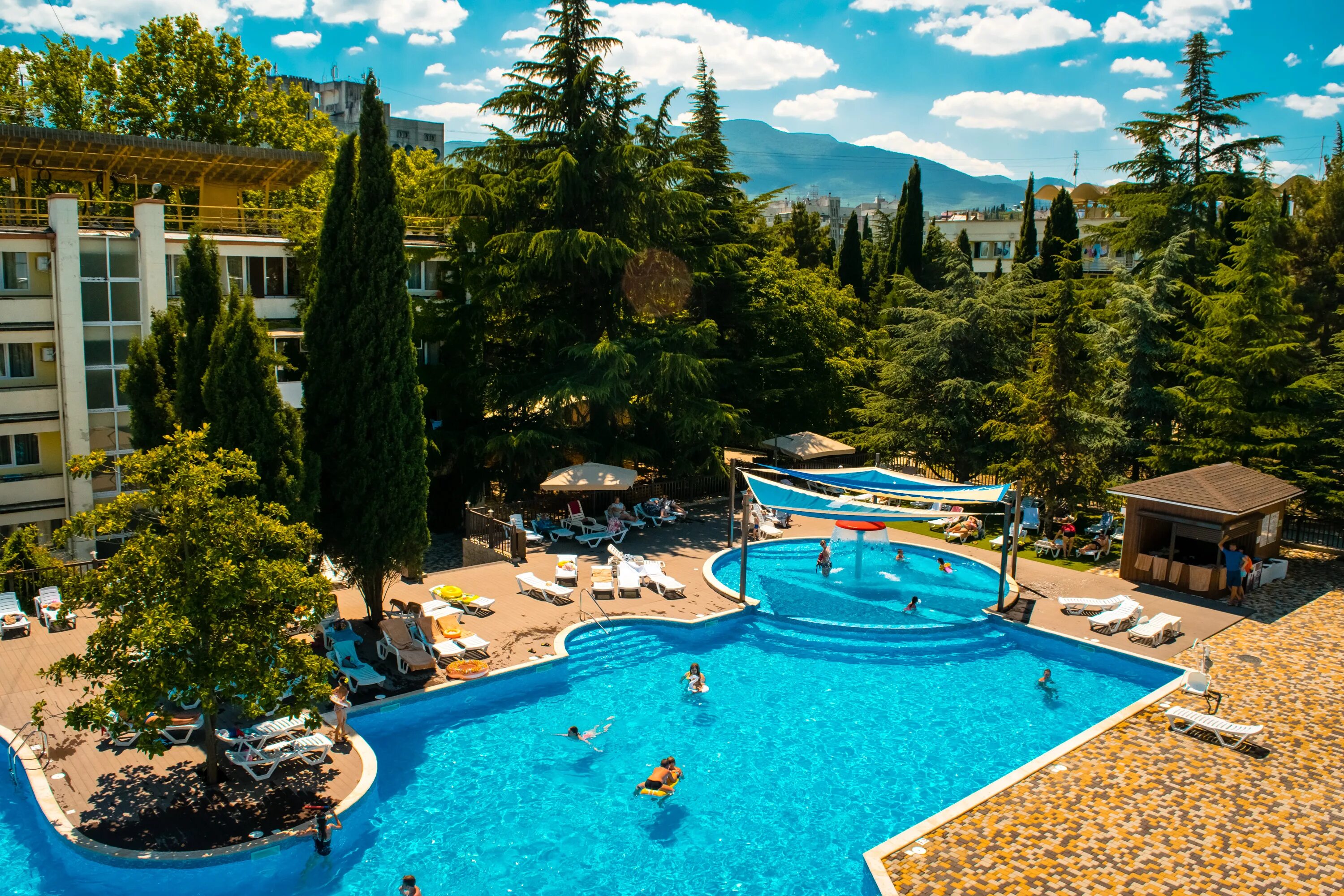 алушта гвардейская 10. отдых в алуште с бассейном. отдых в алуште с бассейном. алушта оазис гостевой. алушта крым отели с бассейном.