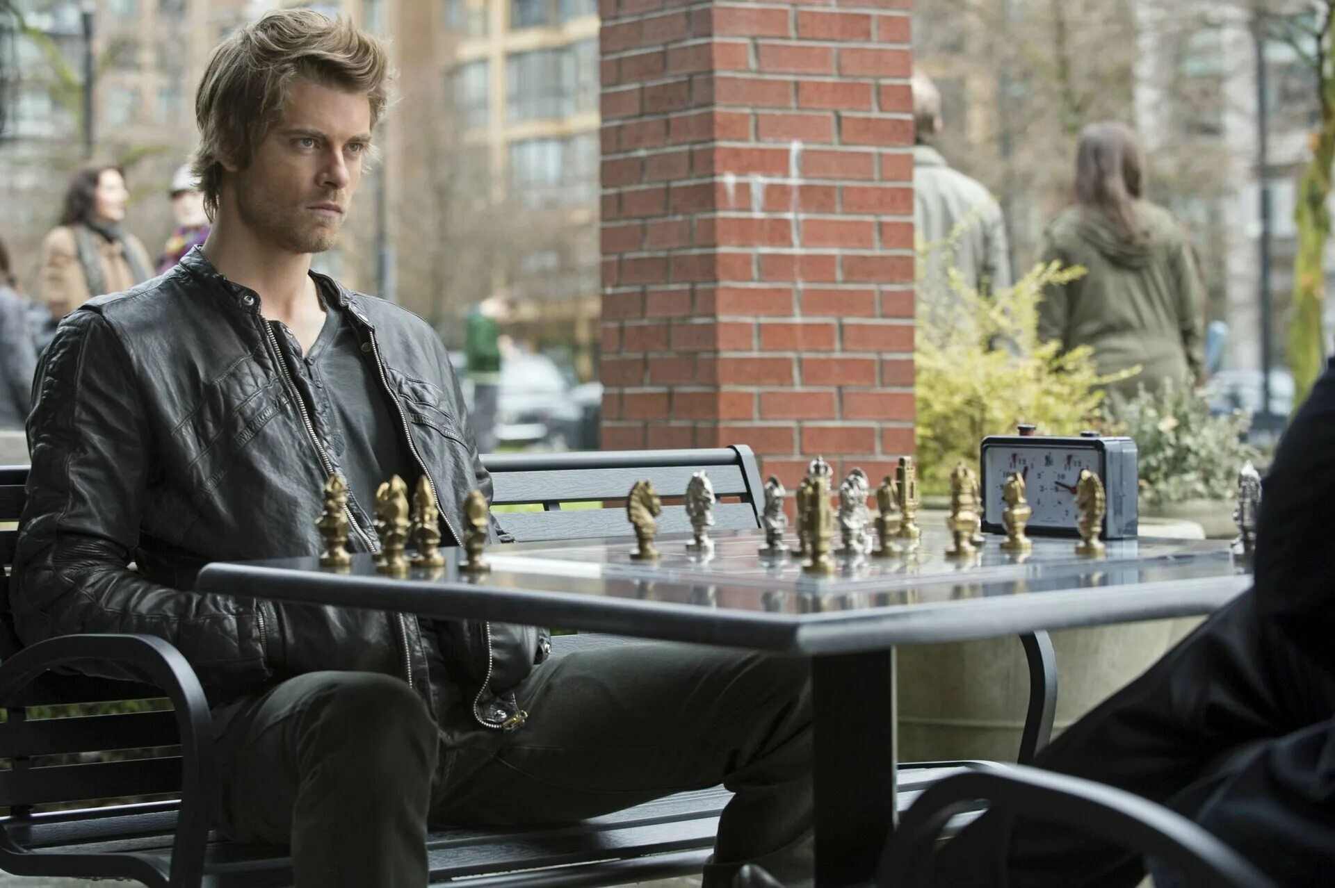 пейтон лист люди будущего. Future john. терминатор: битва за будущее (2008). люди будущего пейтон лист и люк митчелл. Future john.