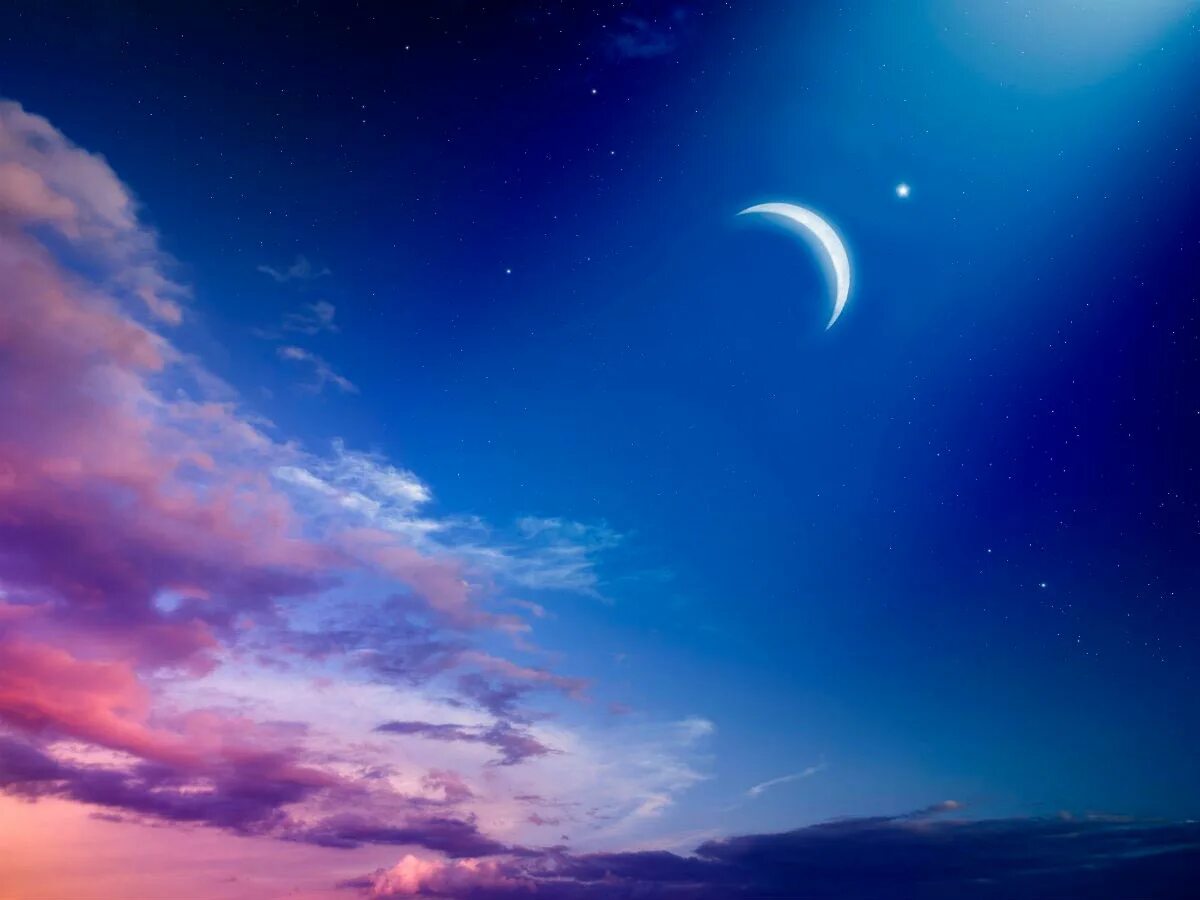 Новая луна рамадан. Рамадан небо ночное. Небо Луна Рамадан. Ночь Луна звезды. Ночное небо с месяцем и звездами.