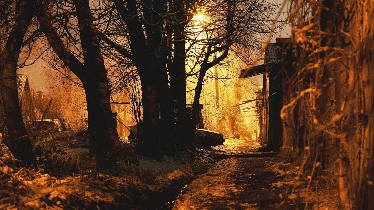 Как то давно темным осенним вечером случилось