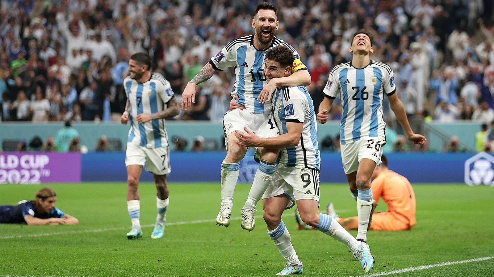 Сборная Аргентины финал 2022. Альберто Фернандес Аргентина. Фернандес сборная Аргентины. Альберто Фернандес 2022.
