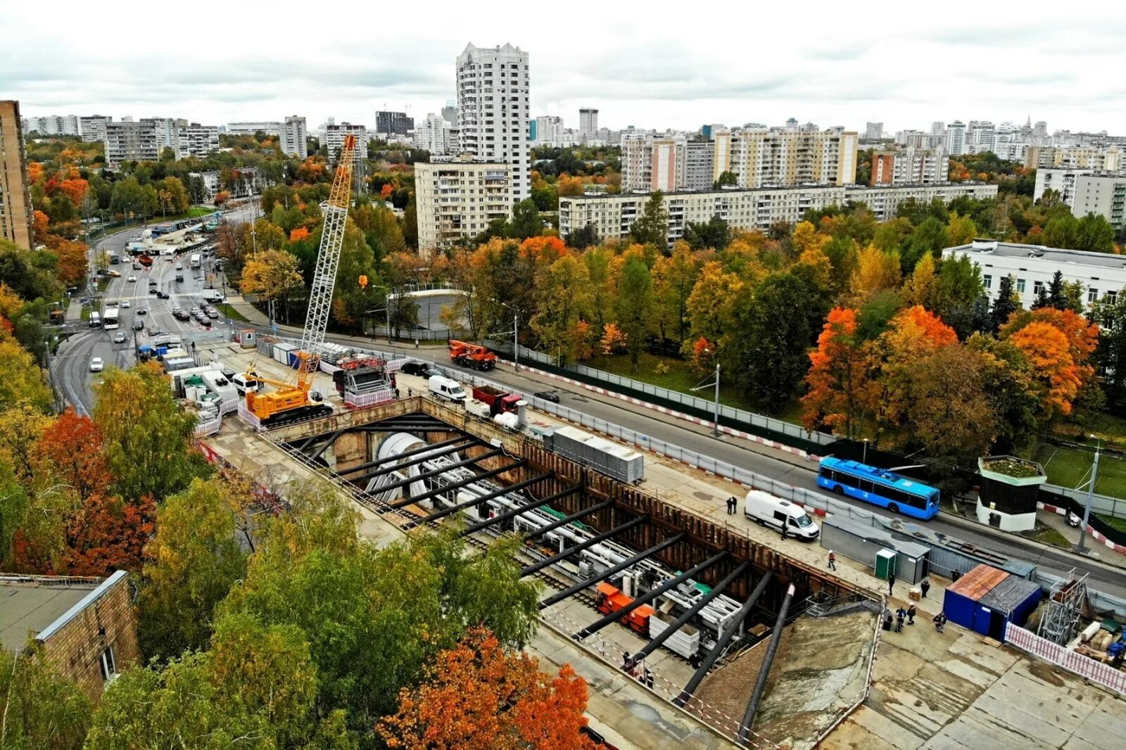 Квартиры метро зюзино. Станция Зюзино БКЛ. Зюзино (станция метро). Метро Зюзино БКЛ. Станция метро Зюзино Москва.