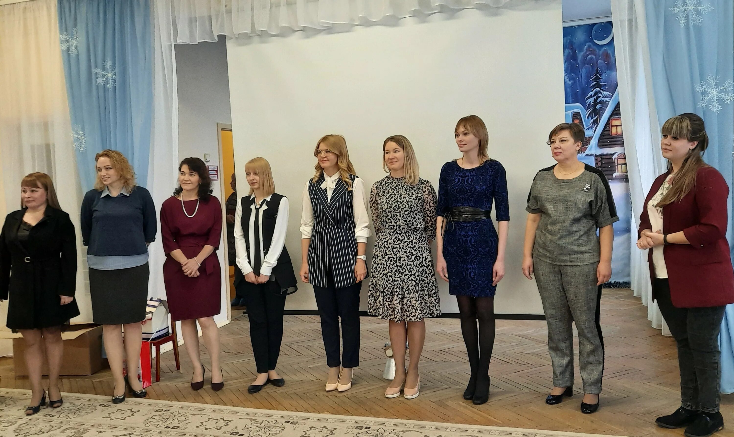 Воспитатель года сочи 2021. Список учителей на конкурса учитель года россии 2021. Воспитатель 2021. Оформление зала воспитатель года 2021. Учитель года россии.