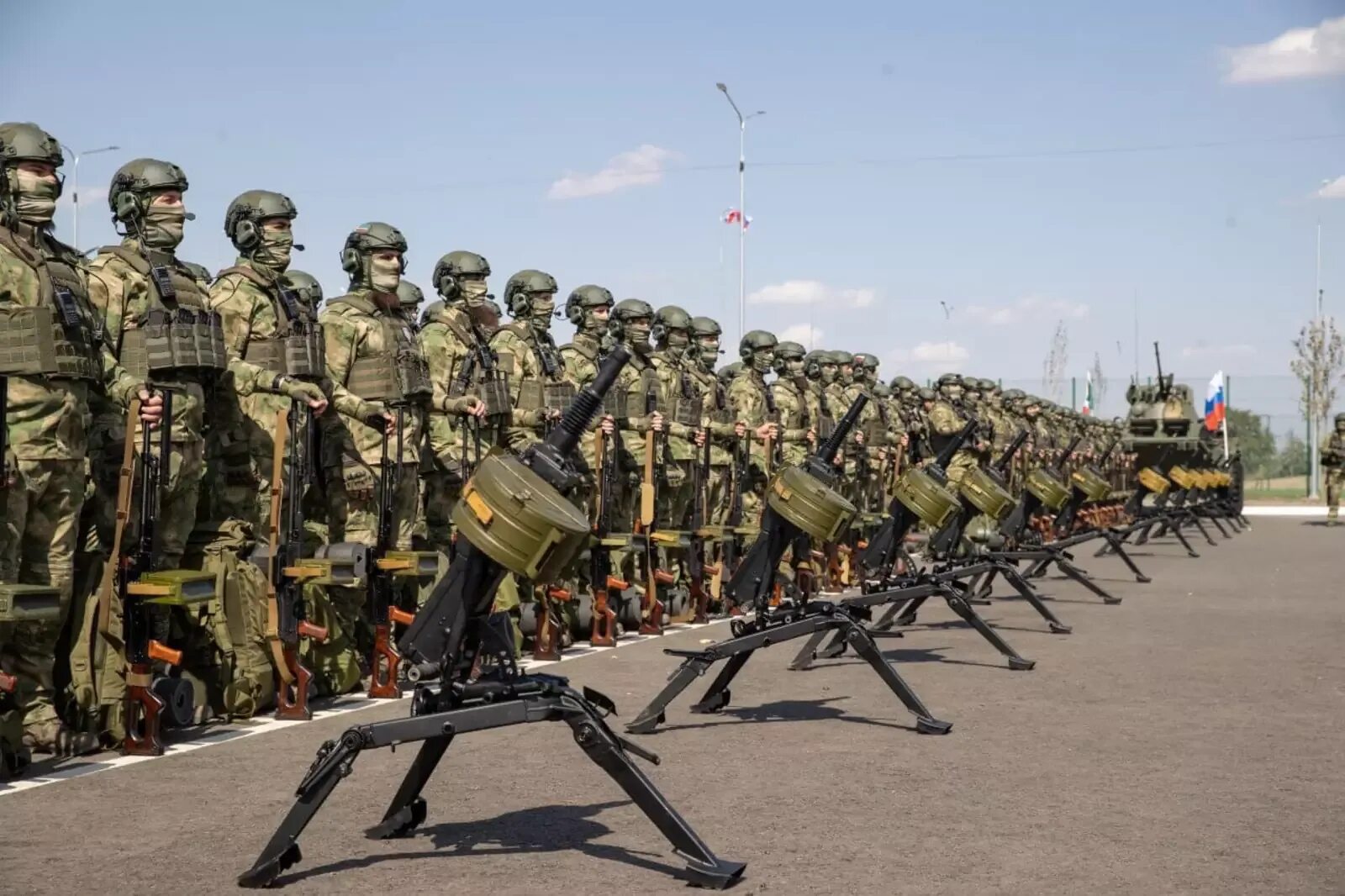 Отряд военных. Спецназ России. Сухопутные войска РФ. Чеченский спецназ.