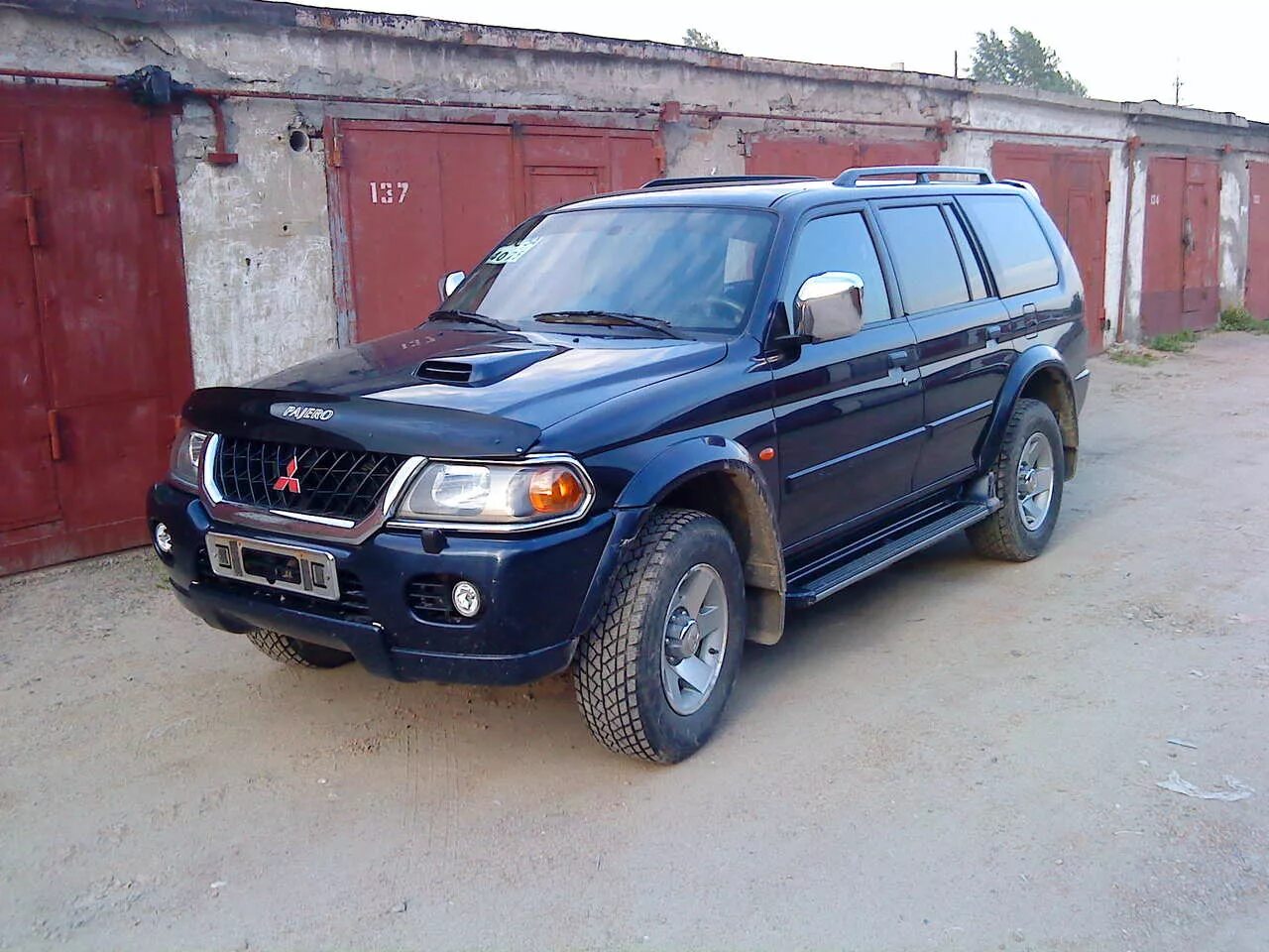 Паджеро 2001 года. Mitsubishi Pajero Sport 2001. Митсубиси Монтеро спорт 2001. Паджеро спорт 2001. Мицубиси Паджеро спорт 2001.