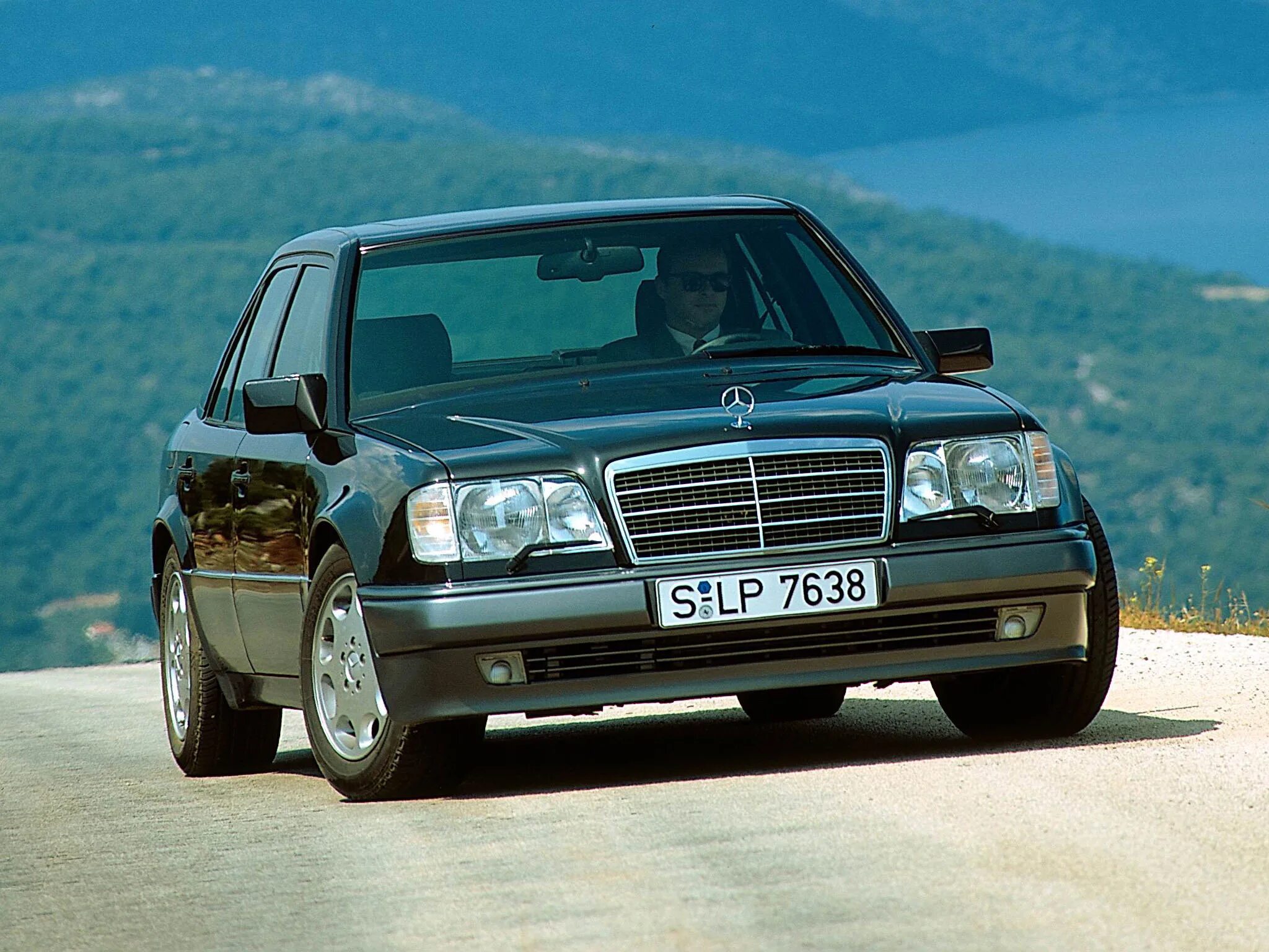 Mercedes Benz w124 e500. Mercedes Benz 124 e500. Mercedes w124 e500. Мерседес е500 волчок.