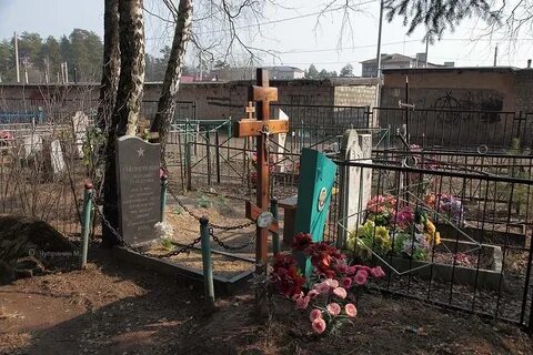 Кировском кладбище
