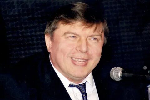 Политик 53 года