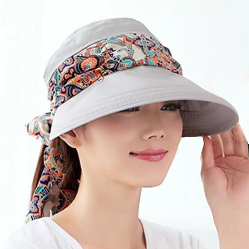 Какие головные уборы летом. Шляпа женская. Пляжная шляпа. Летние головные уборы. Летний женский головной убор.