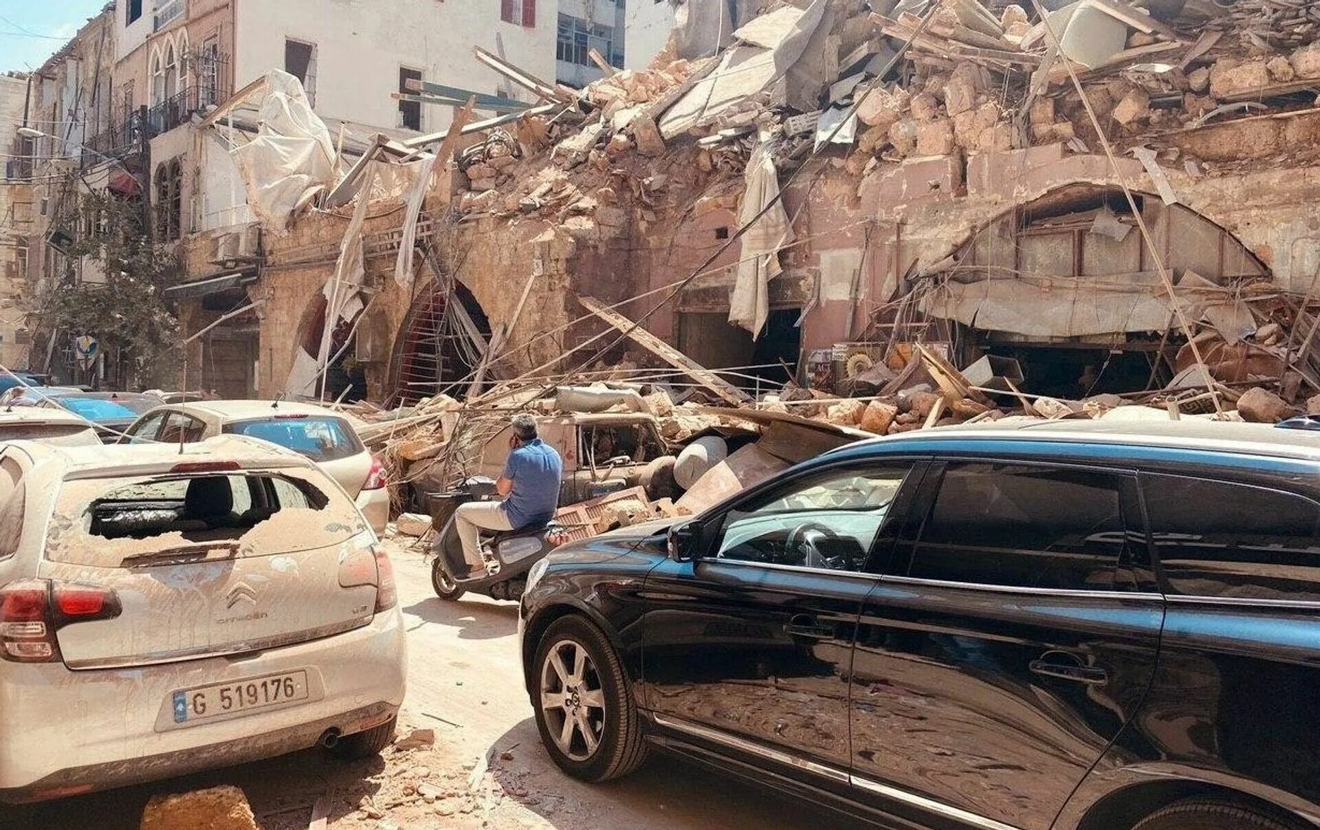 Самолет бейрут. Ливан Бейрут взрыв 4 августа 2020.