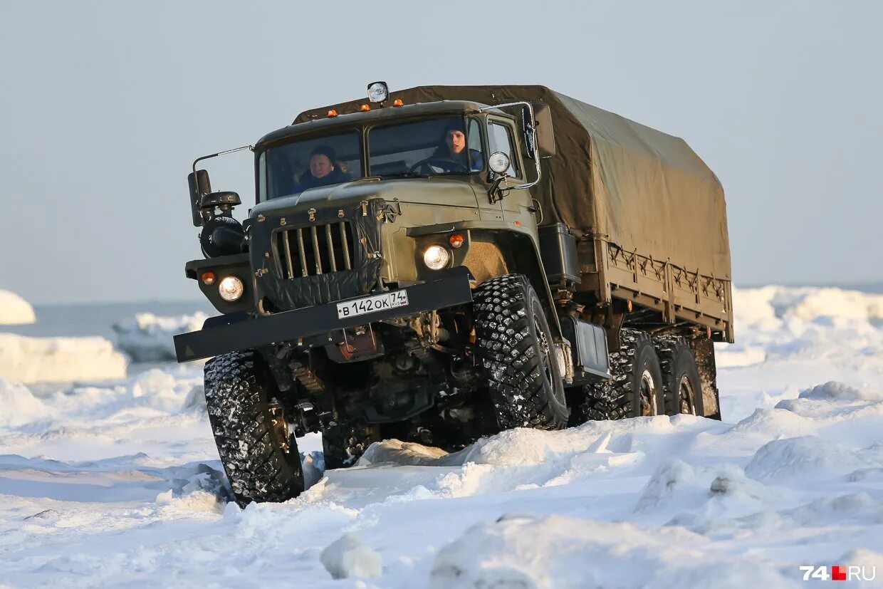 Греется урал 4320. Урал 4320 арктика. урал 4320 на севере. урал 4320 на бездорожье. урал 4320-31.
