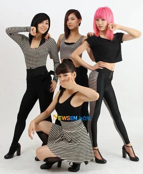 Hello miss a. Группа miss a сюзи. miss a kpop. miss. группа мисс.