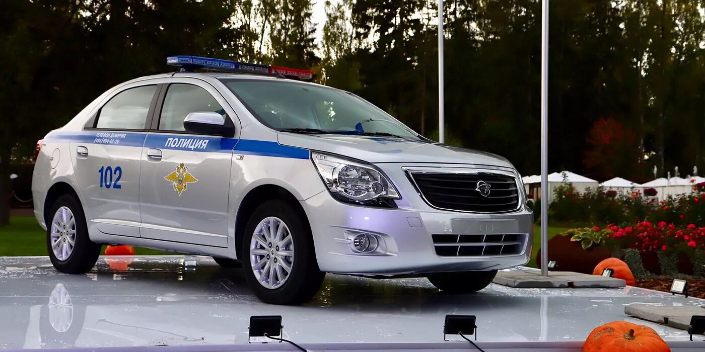 Узбекские авто. Chevrolet Cobalt полиция. Chevrolet Cobalt r4. Равон р4. Узбекистанская машина Равон.