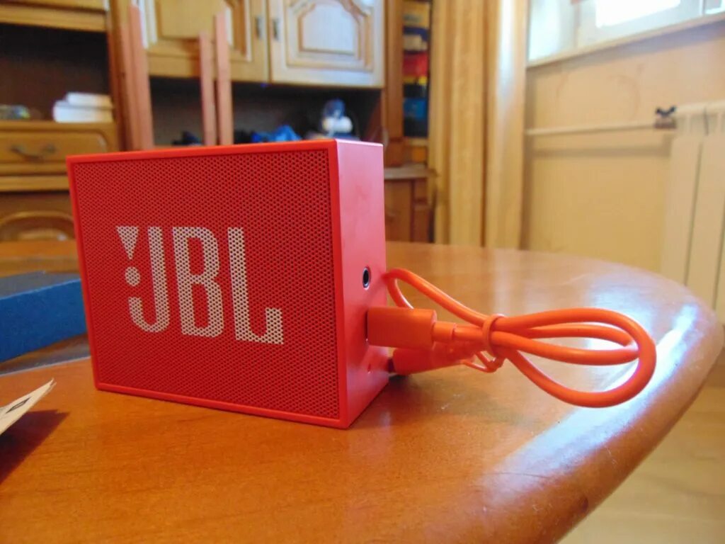Как можно зарядить колонку. JBL go 3 зарядка. JBL go 3 Red. JBL go 3 индикатор заряда. JBL go 3 зарядка индикатор.