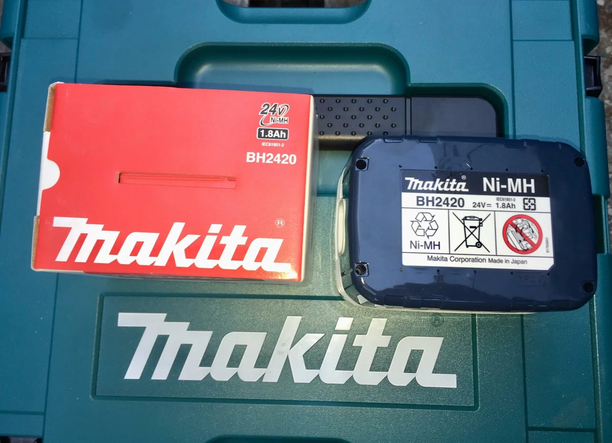 Аккумуляторы макита 40 вольт. Аккумулятор макита 40 вольт. аккумулятор makita 24v. аккумуляторная батарея макита гба 452.