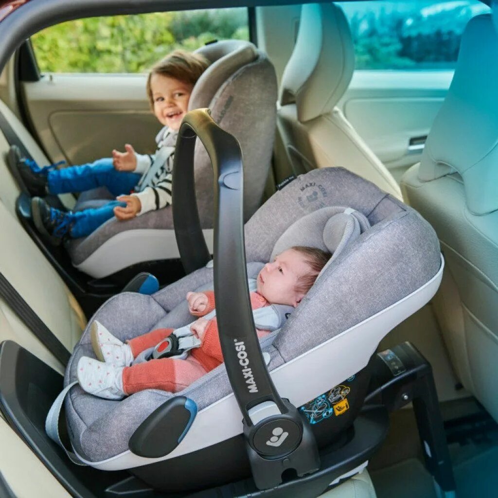 Автолюлька Maxi cosi Pebble Plus i-Size. Люлька макси кози для новорожденных. Автолюлька Maxi cosi с базой Isofix до 11 кг. Maxi cosy автолюльки. Как крепить люльку