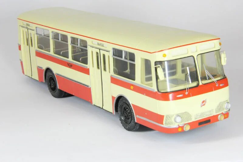 Модель автобуса лиаз. ЛИАЗ 677 1 43. ЛИАЗ 677 модель. ЛИАЗ 677 игрушка. ЛИАЗ 5256 1 43.