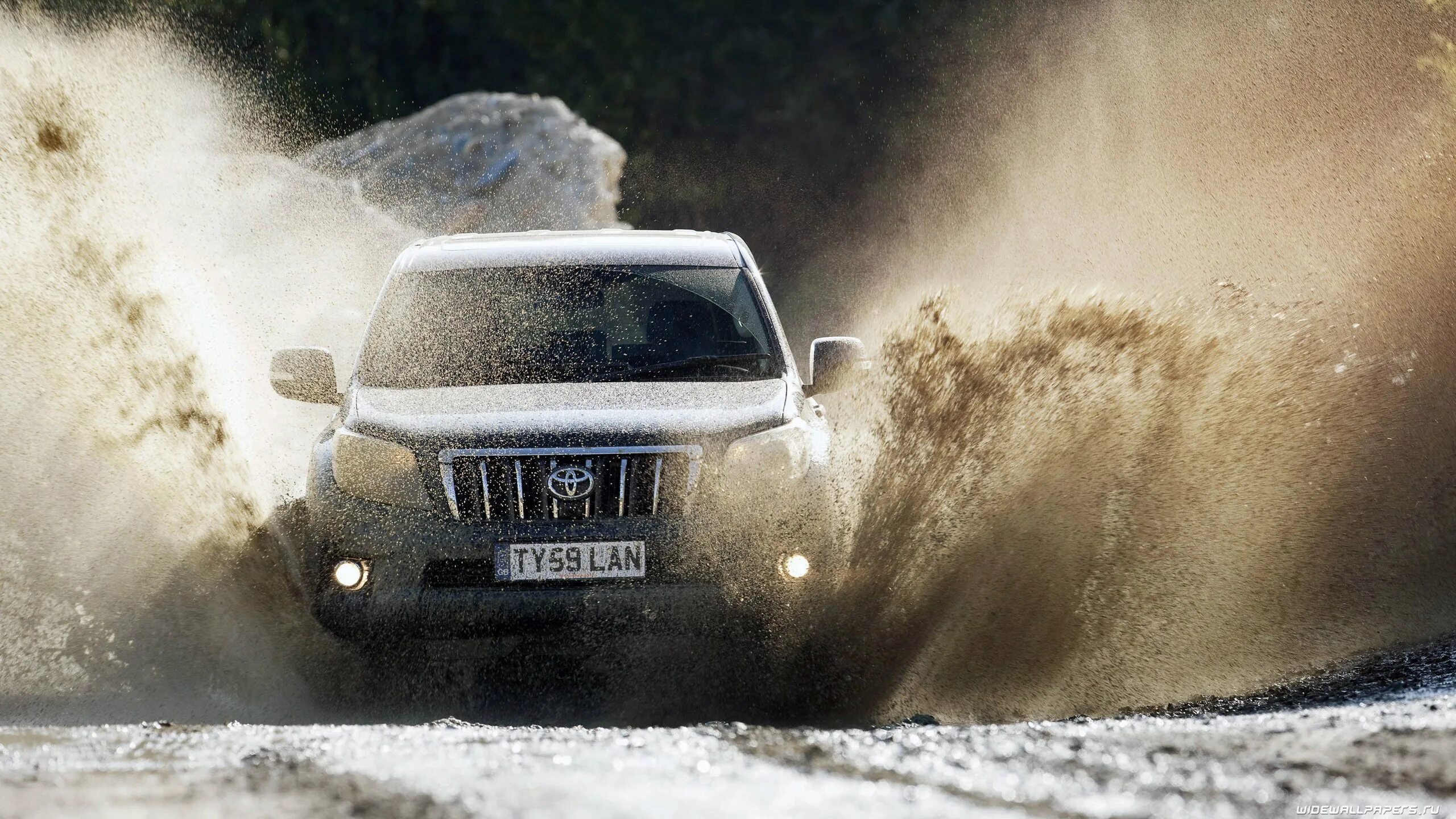 Toyota Land Cruiser Prado по бездорожью