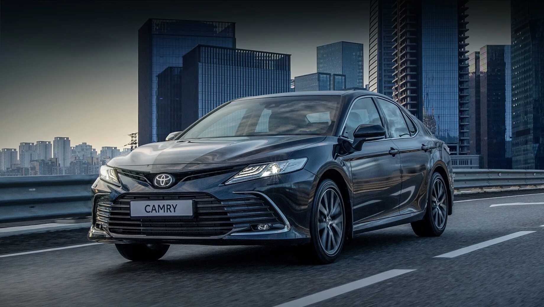 Так и не ставшая хитом в Европе Camry обновилась по образцу версии для США: бамп