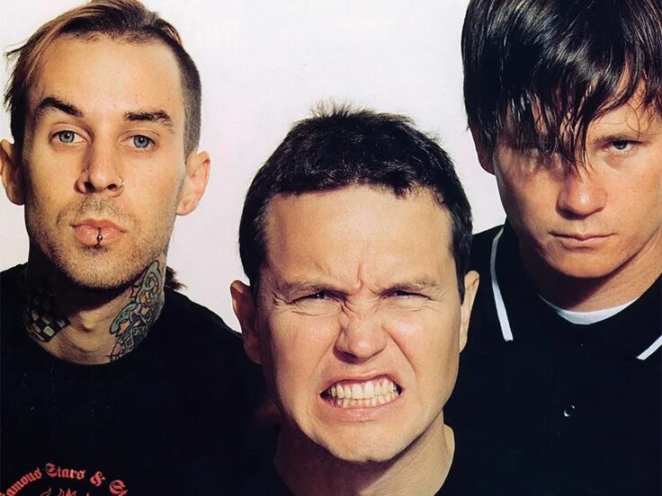 Blink code. Blink-182. blink 182 том делонг. блинк 182 2000. blink-182 панк-рок-группа.