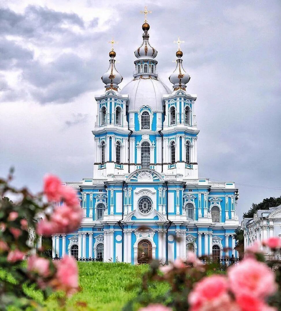 Самые красивые православные. Церковь Смольного монастыря Петербург.