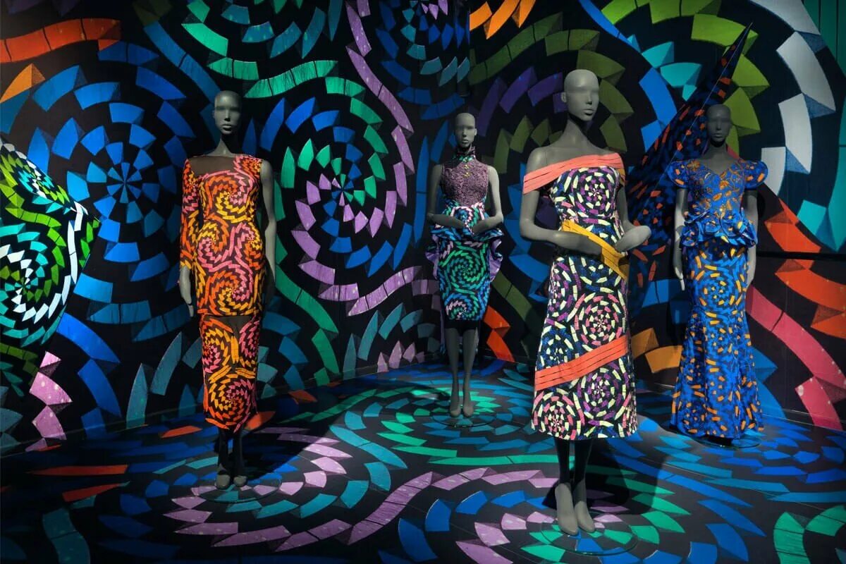 Vlisco. Яркие африканские ткани. Выставка африканского искусства. Африканские одежды красочные и яркие.