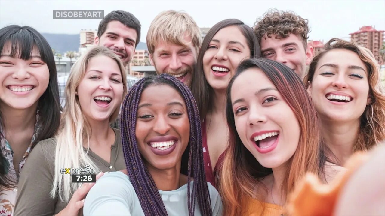 Друзья из разных культур. Ethnic people. Multicultural cities. Cultural group. Культурные различия.