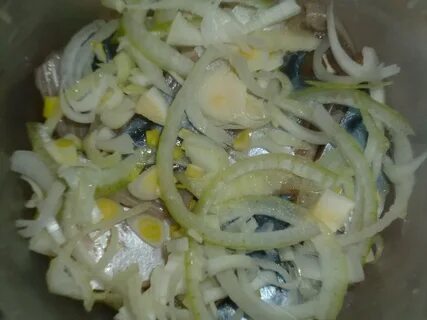 Маринованная рыба с огурцами
