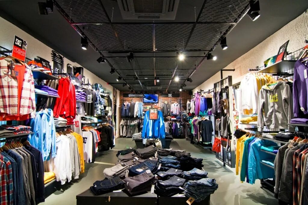 магазин одежды. какие магазины одежды работают. Nike авиапарк. бизнес магазин одежды. популярные магазины женской одежды.