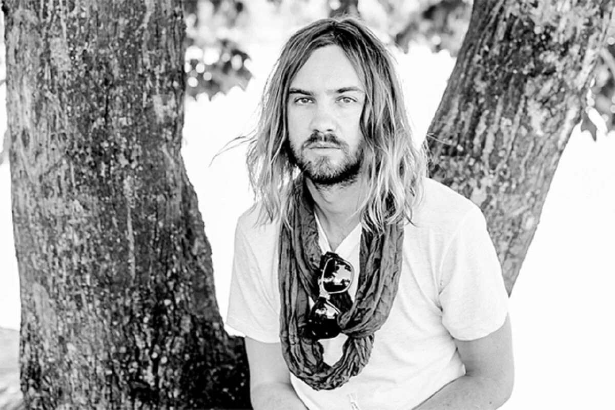 Kevin parker. Kevin parker synthezator. Kevin parker. Tame impala kevin parker. Кевин паркер.