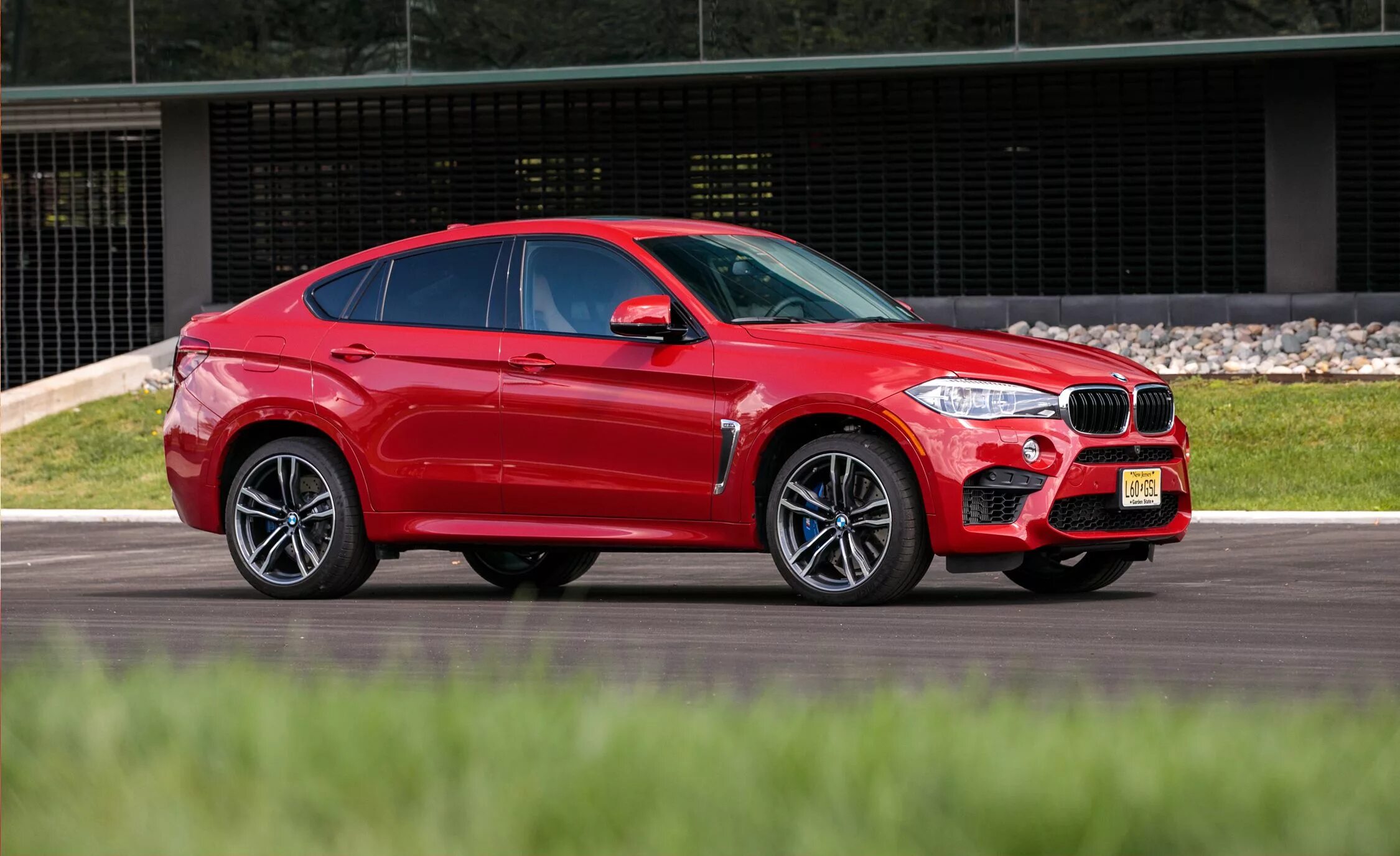 BMW x6m 2018. BMW x6 m 2017. BMW x6 f16 красная. БМВ x6 m 2017.