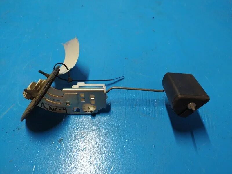 Датчик уровня топлива тойота рав 4. Датчик топлива рав 4. Датчик топлива рав 4. Датчик уровня топлива тойота рав 4. Топливный датчик тойота рав.