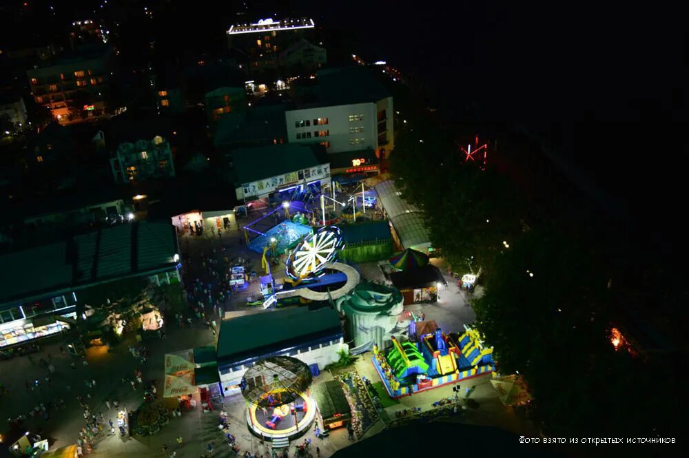 Лоо ночью. Набережная лоо ночью. Пляж санатория белые ночи уч-дере. Набережная вечерняя имеретинка сочи. Ночное море в лоо.