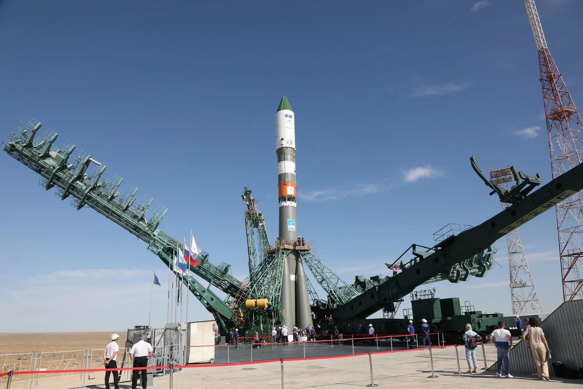 ракета союз мс 17. ракета 2023. космодром байконур. ракета носитель. запуск фалкона 1 августа 2023.