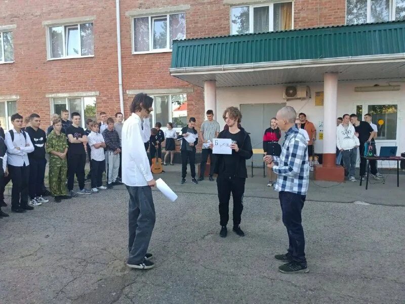 Ученики колледжа. Колледж техникум училище. Ученики пту. Техникум что это. Пту.