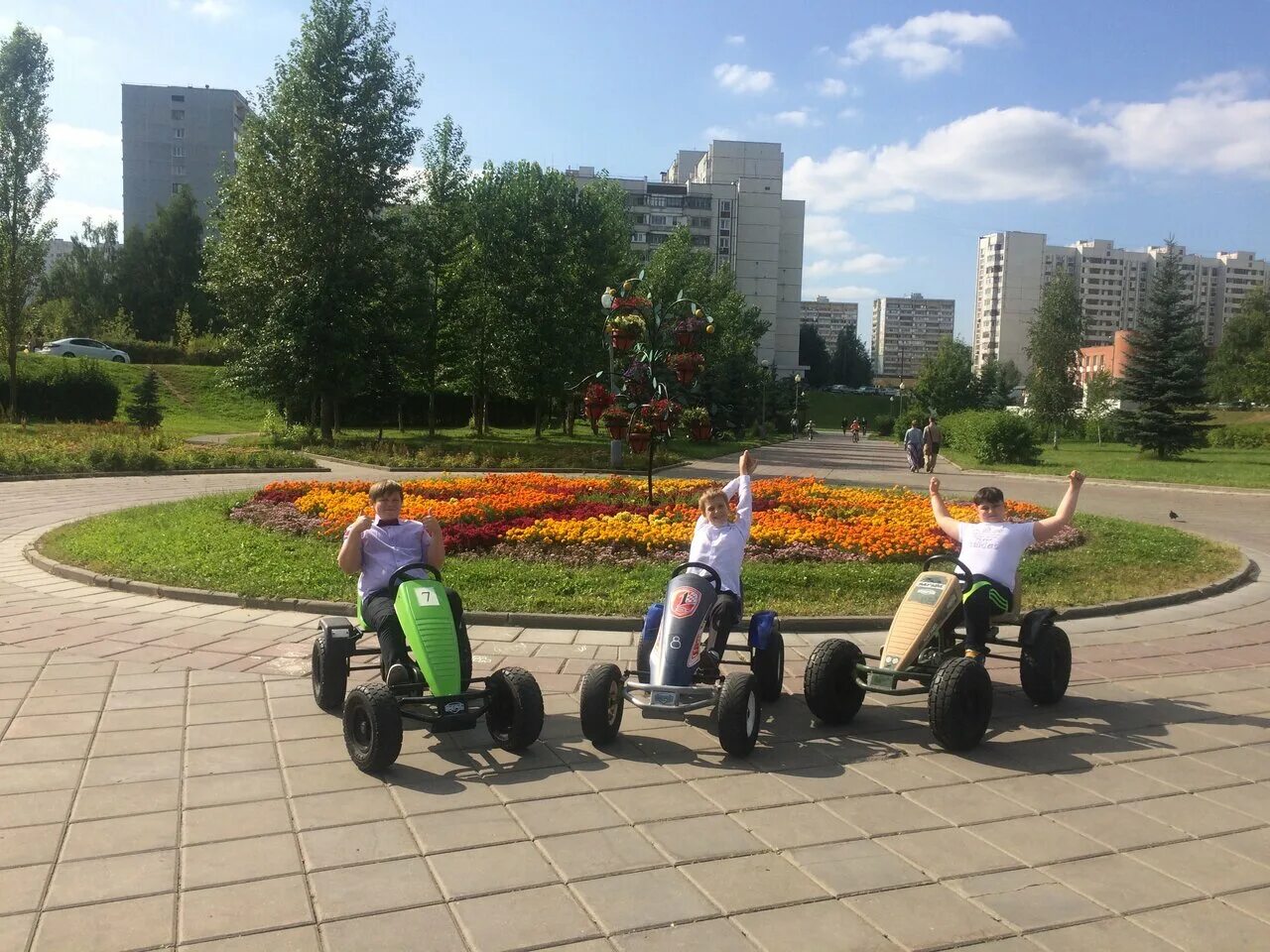 ооо "алт мастер". городок в 16 микрорайоне зеленограда. зеленоград сквер 16 район. компания gsr. ярмарка вакансий.