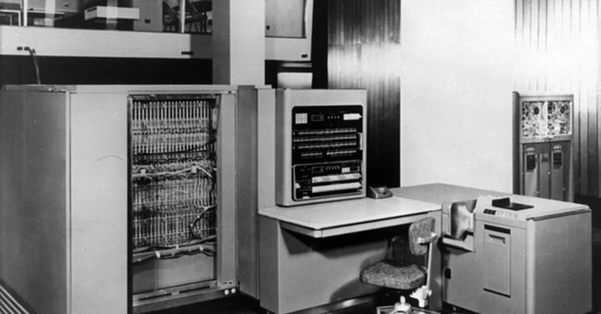 Эвм мир 3. IBM 701. 1957 IBM - 701. Первый коммерческий компьютер IBM 701. IBM модель 701.