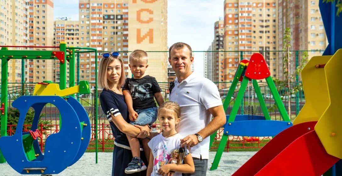 Юси ставрополь. Жк севастопольский ставрополь. Юси жк российский. Жилой комплекс российский ставрополь юси. Юг срой инвест ставрополь.