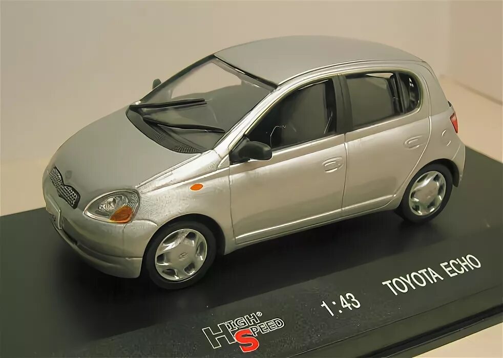 Toyota Echo 1:43. Toyota Echo 2001. Модель 1:43 Тойота Vitz. Тойота Витц первая модель.