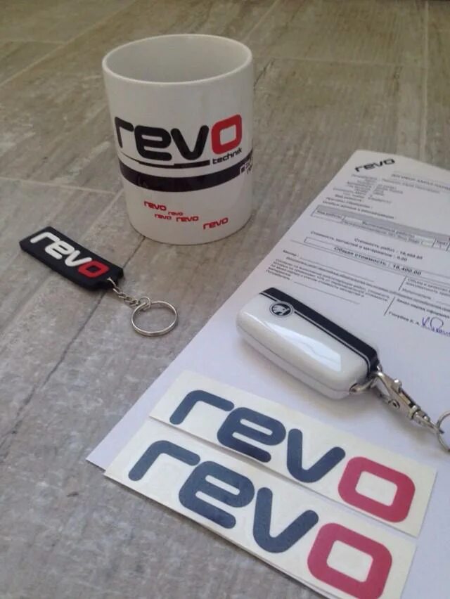 Revo vag. Revo наклейка на авто. Revo логотип. Рево техник. Revo stage 3 наклейка.