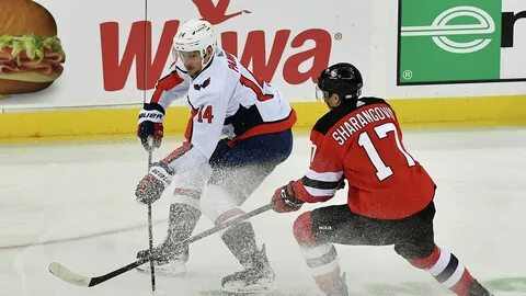 Хоккеисты Ричард Паник и Егор Шарангович. 