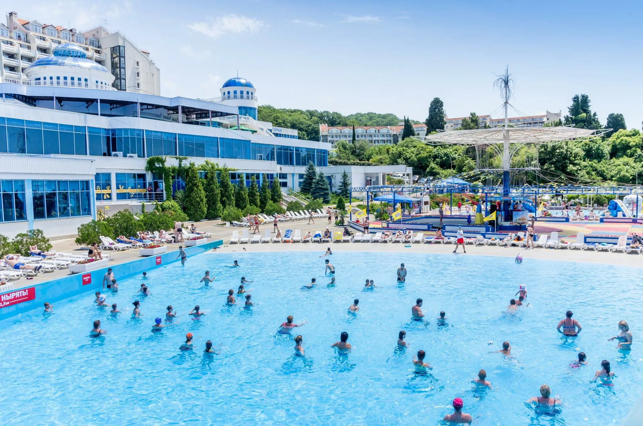 Аквалоо 3 сочи лоо. Аквалоо 2024. Аквалоо сочи отель. Аквалоо сочи крытый бассейн. Лоо санаторий аквалоо.