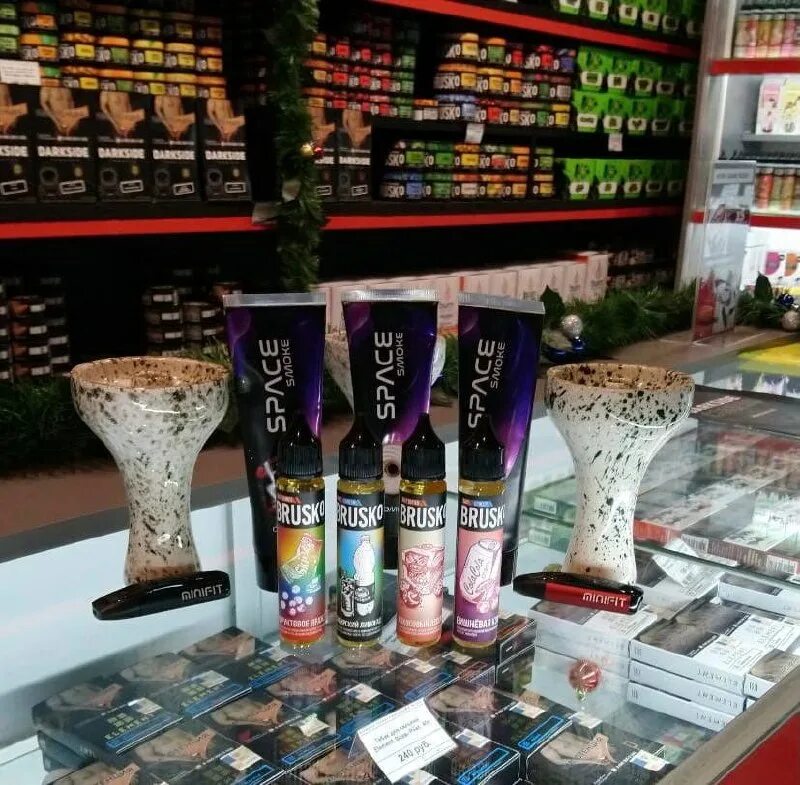 Smoking shop сыктывкар. 2 smoke shop. смок маркет курган. 2 smoke shop. 2 smoke саратов оранжевый магазин.