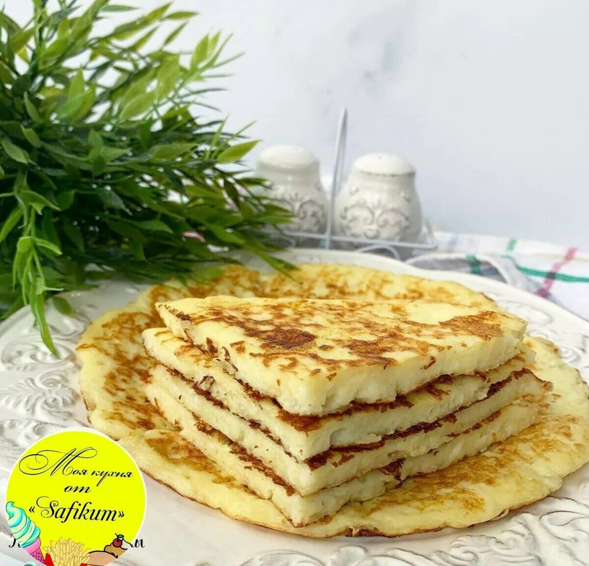 Пп лепешка из творога. Пп лепешка из творога. Хачапури по абхазски с сыром. Сырная лепешка. Стрекоза раскладушка на картоне.