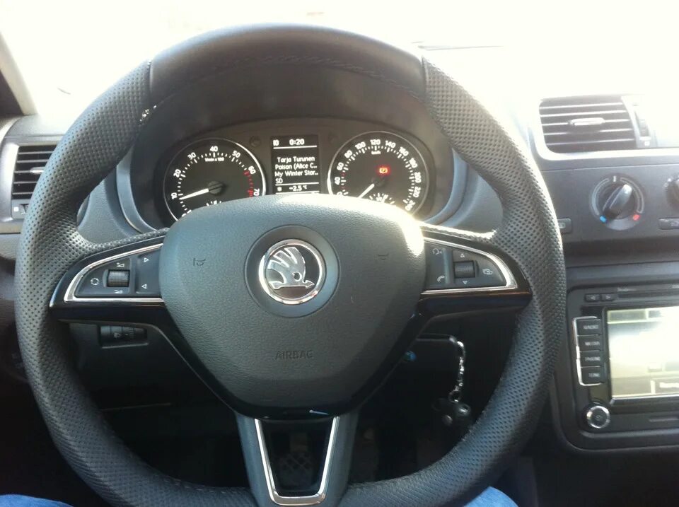Установка мультируль шкода. Мультируль фабия 2. мультируль fabia 2 fl. мультируль шкода фабия 2011 года. мультируль на шкода фабия 2 рестайлинг.