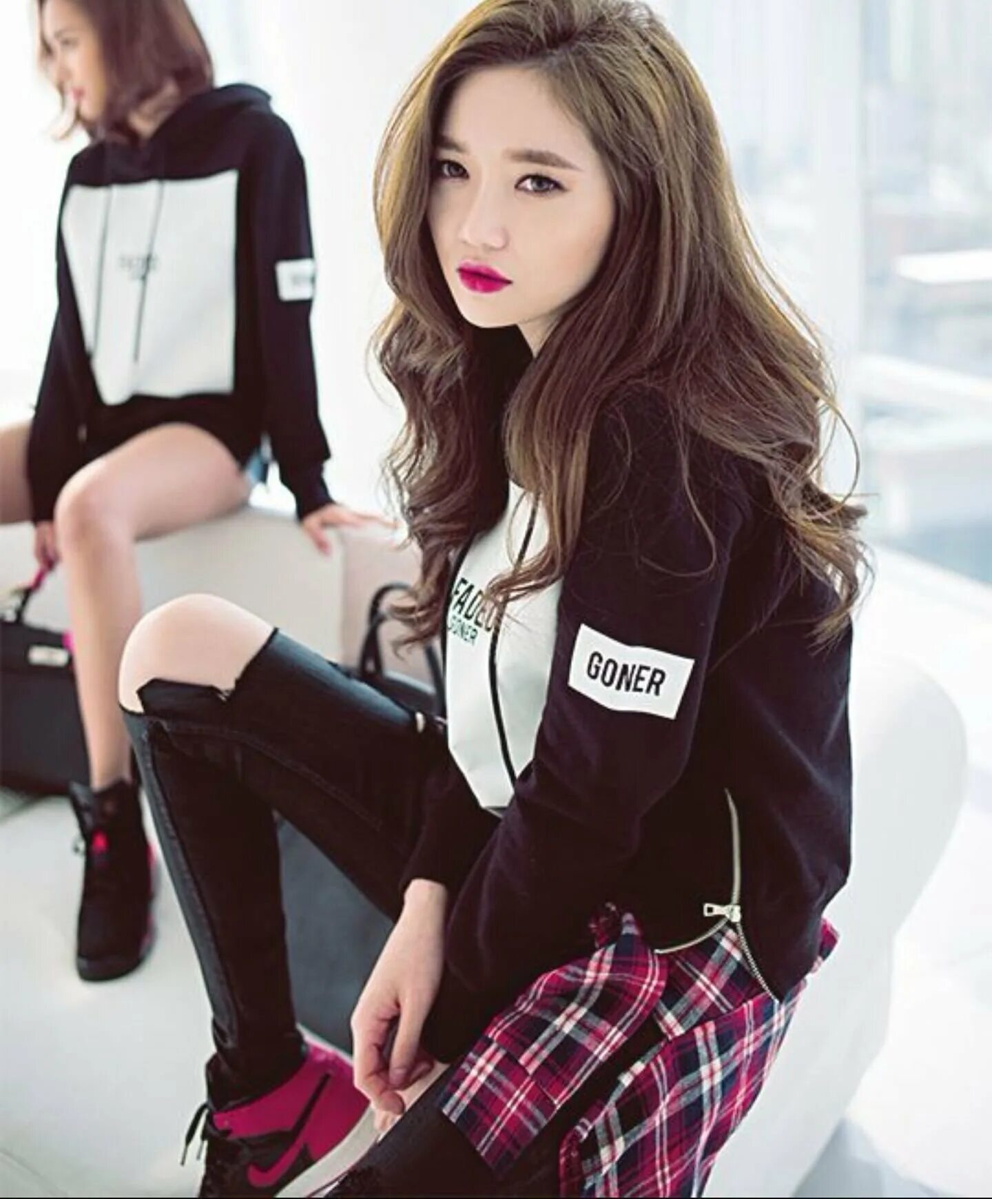 Ulzzang fashion корея 2020. Улзанг стиль. Одежда кореан стайл для девушек. Летние корейские луки. Луки кореек.